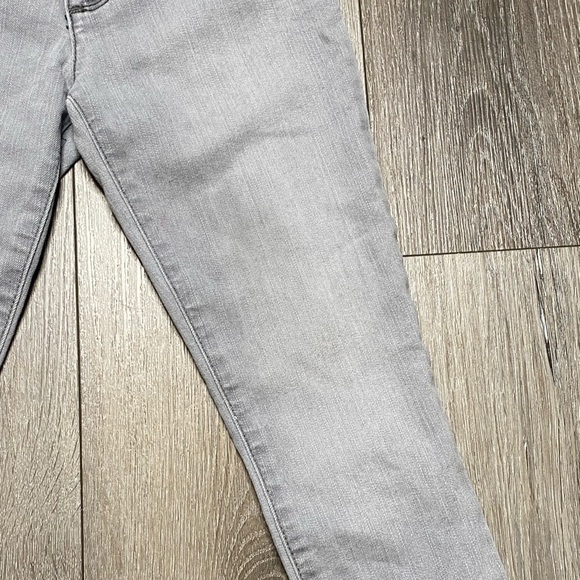 The Children’s Place Gray Denim Super Skinny Jeans Girl Size 6 - Picture 11 of 13